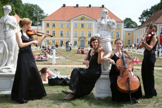 Schleswig-Holstein local theater and ensemble symphony 